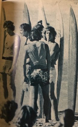 Pepê Lopes, Mark Richards, Rory Russell e Gerry Lopez, Pipeline, Havaí, 1977. Foto: Divulgação.