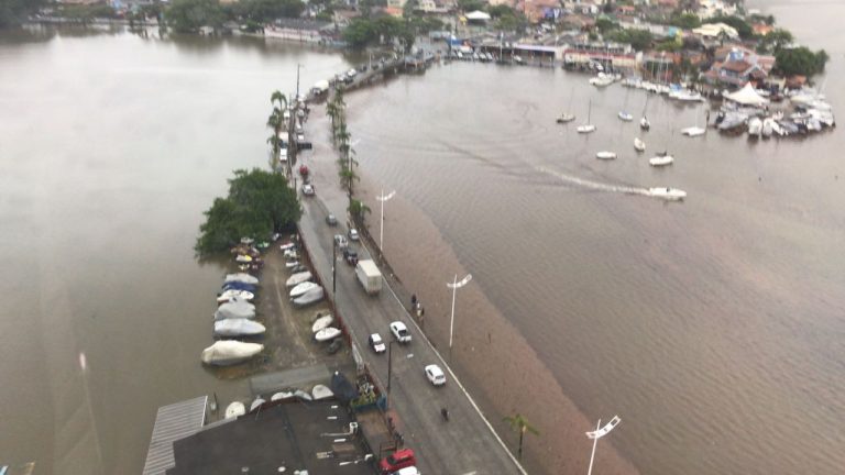 Chuva Em Florianópolis Prefeitura Decreta Emergência Waves 
