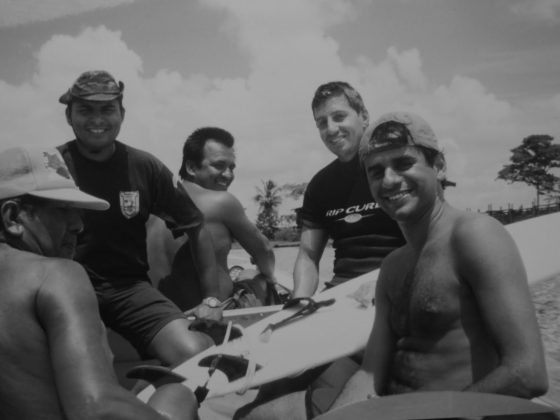 Equipe de 1999 que naufragou, Pororoca do Rio Araguari (AP). Foto: Bruno_Alves.