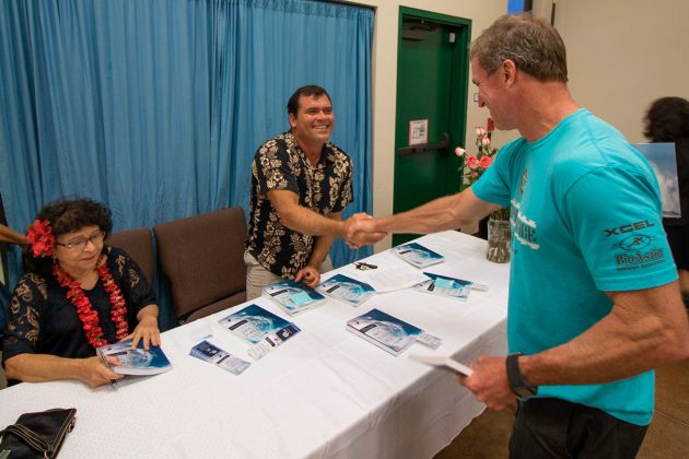Lançamento do livro Vida, sonhos e surf, Heritage Hall, Maui, Havaí. Foto: Marcio Viana.