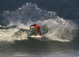 Boas ondas marcam abertura