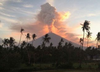 Nova erupção em Bali