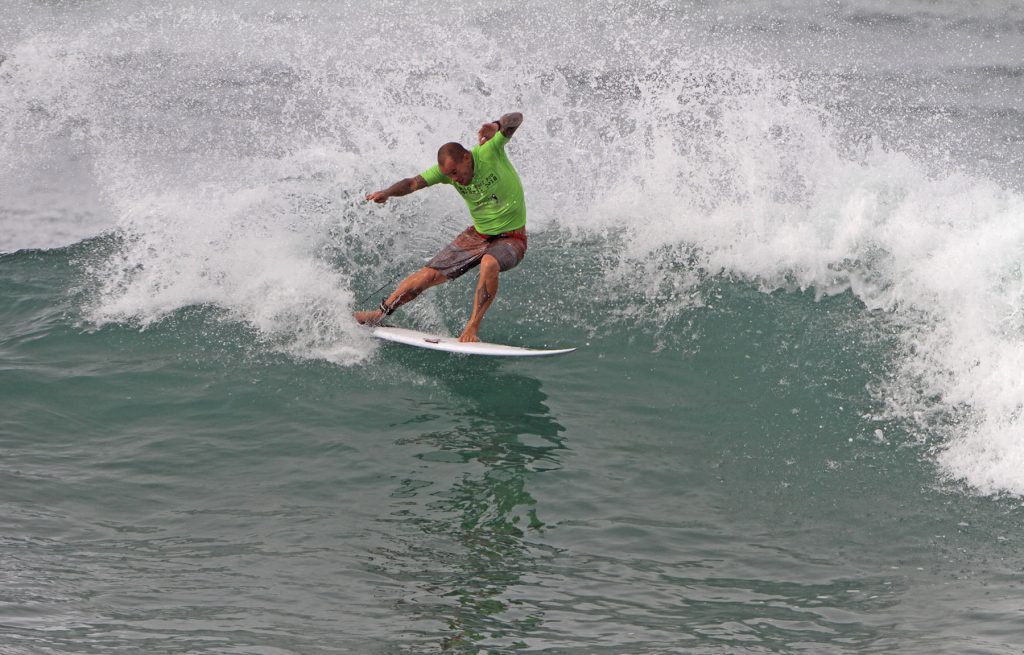 Ex-Top da elite mundial, Raoni Monteiro é um dos grandes nomes do Rio Surf Pro.