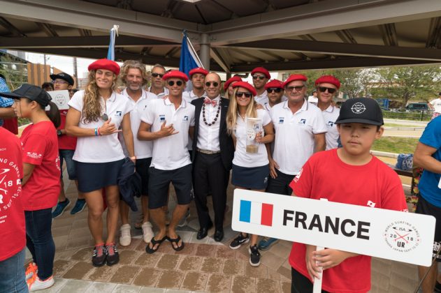 Equipe da França, Cerimônia de abertura do UR ISA World Surfing Games 2018, Long Beach, Tahara, Japão. Foto: ISA / Sean Evans.