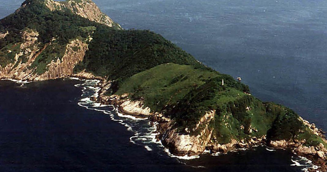 Ilha da Queimada Grande Náufrago em Itanhaém Waves