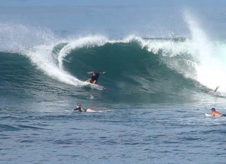 Tops treinam em Keramas