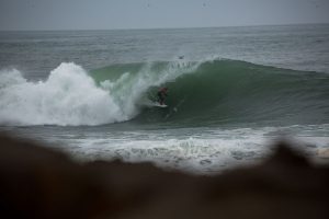 Surfistas estão impedidos de pegar onda em Arica.