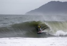 Sinal amarelo em São Sebastião