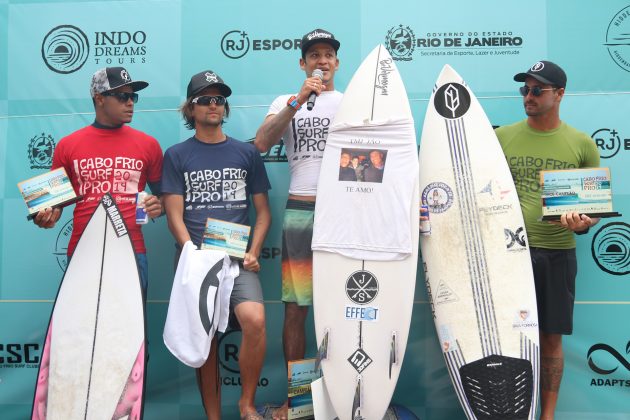 Pódio Masculino Pro, Praia do Forte, Cabo Frio (RJ). Foto: @surfetv / @carlosmatiasrj.