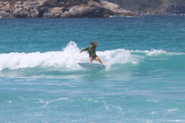 Taís de Almeida, Praia do Forte, Cabo Frio (RJ). Foto: @surfetv / @carlosmatiasrj.