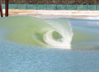 Ondas voltam a quebrar