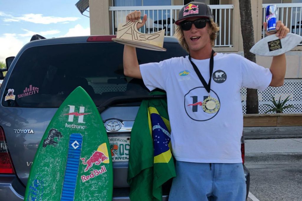 Lucas Fink é o primeiro não americano a conquistar o título do Circuito Mundial de Skimboard.