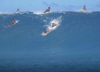 Teahupoo aos 12