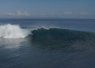 Tubos em Desert Point