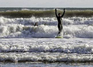 Candidata vai às ondas