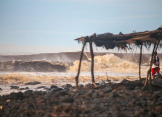 Surfistas lançam rifa