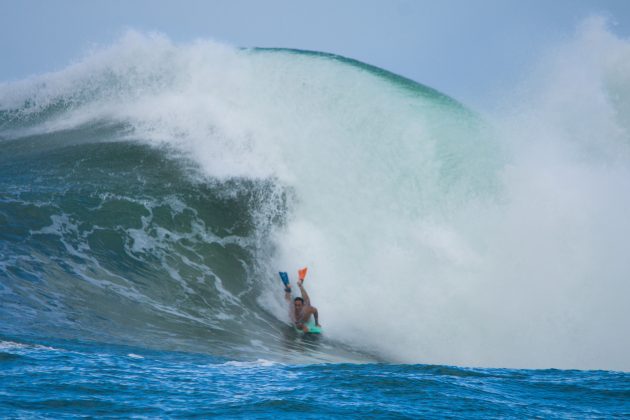 Thiago Abul, Laje da Avalanche, Vila Velha (ES). Foto: @russodesigner.