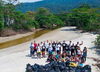 Mutirão limpa o Rio Itinga