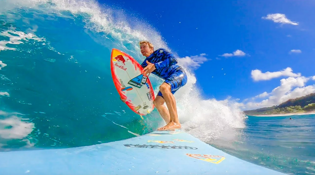 J.OB. no Backdoor, North Shore de Oahu, Havaí.