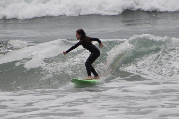 Maria Heinzen, 8 anos, Funcional Surf Kids, Imbituba (SC). Foto: @nortoninacio.