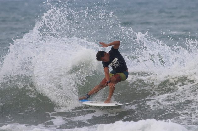 Thiago Eduardo, Praia da Taíba, São Gonçalo do Amarante (CE). Foto: Lima Jr.