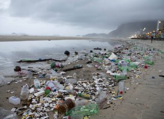 Tsunami de plástico no Rio