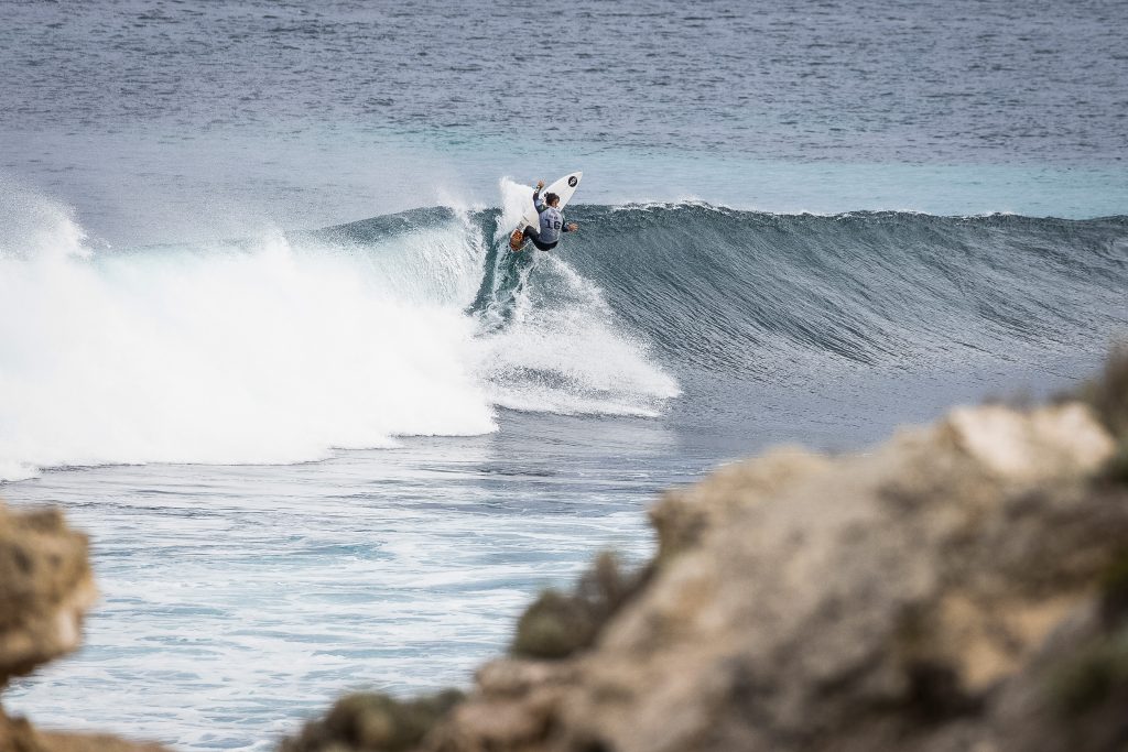 Deivid Silva no ataque em Strickland Bay.