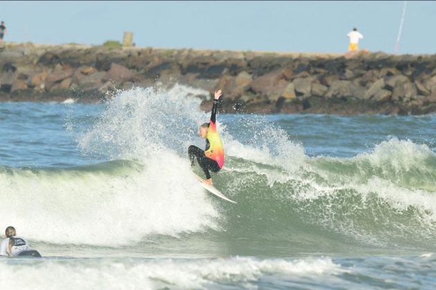 Circuito Surf Talentos 2021, Molhes da Barra, Laguna (SC). Foto: Márcio David.