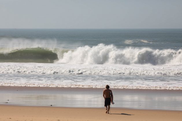 Clay Marzo, Supertubos, Peniche, Portugal. Foto: André Carvalho.