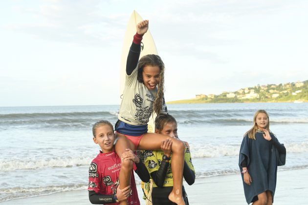 Isabel Carvalho - Campeã Sub 12 01, Surfland Brasil apresenta Circuito Surf Talentos Oceano 2022, Garopaba (SC). Foto: Marcio David.