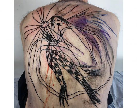 Tatuagem bizarra. Foto: Reprodução.