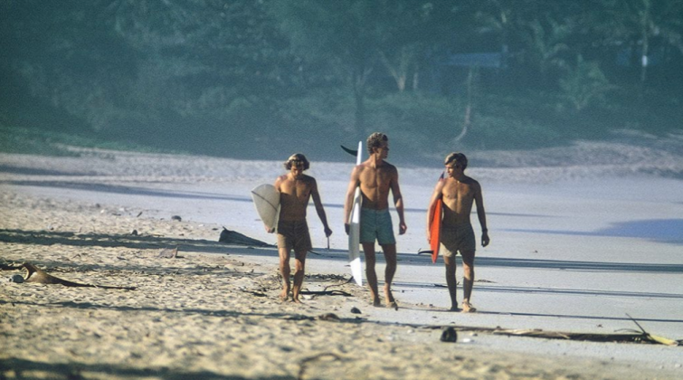 Surfers. Foto: Art Brewer.