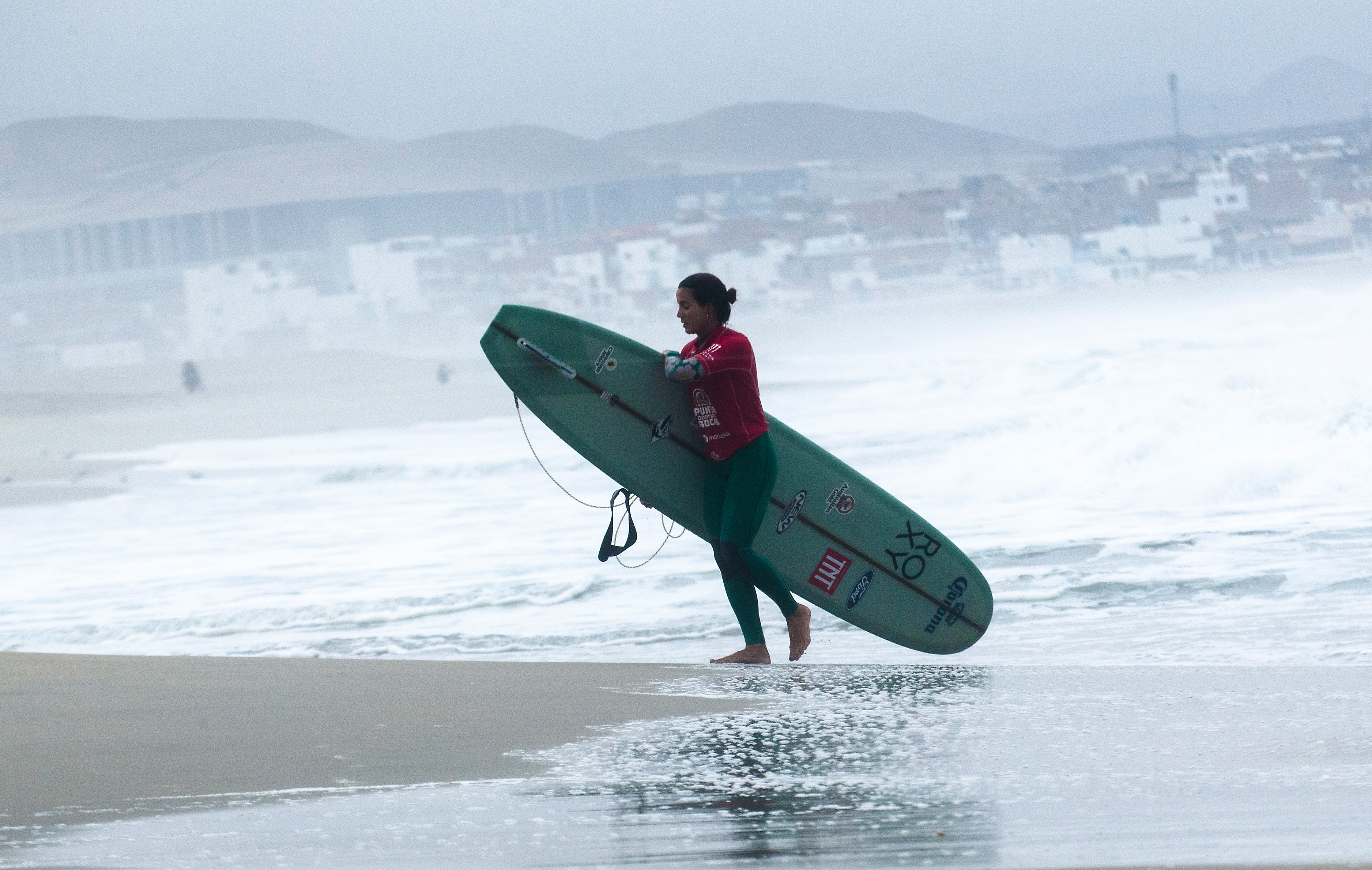 Chloé Calmon passa fácil pela semifinal.