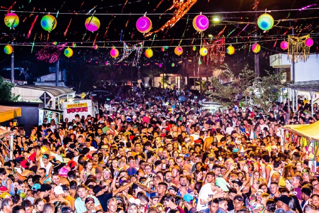 Praça do Coreto terá baile tradicional.