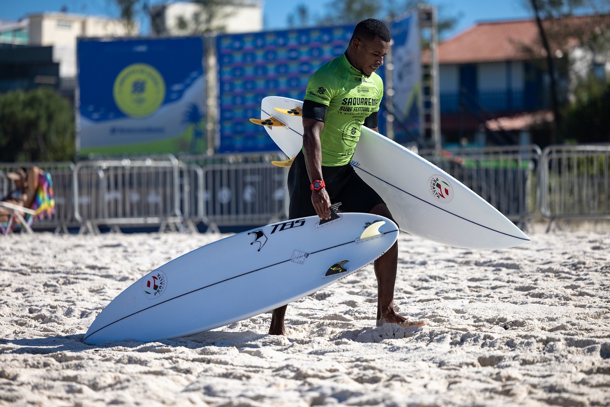 José Francisco é dono da melhor atuação da quinta-feira na Praia de Itaúna.