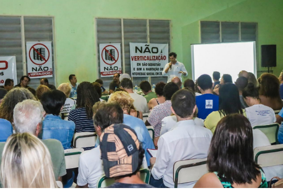 Audiência pública no bairro Topolândia foi contrária à verticalização.