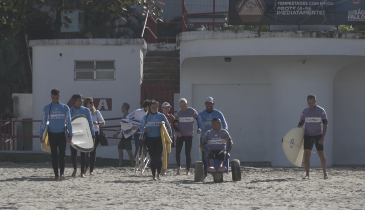 Escola Radical de Surf Adaptado, Santos (SP). Foto: Divulgação.
