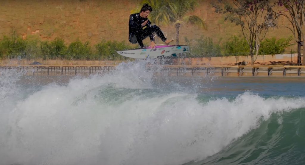 Gabriel Medina single grab.