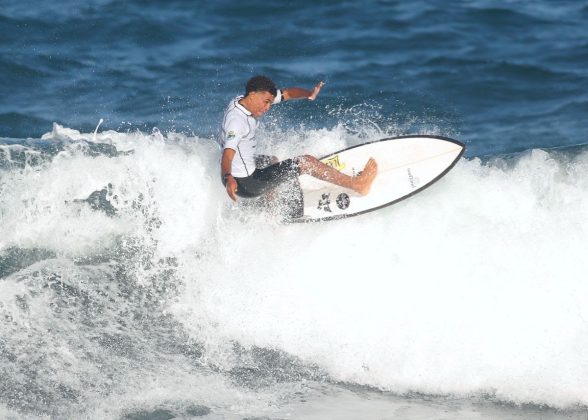 Léo Bruno, Circuito Maldivas ASPM 2023, Praia Mole, Florianópolis (SC). Foto: Basílio Ruy.