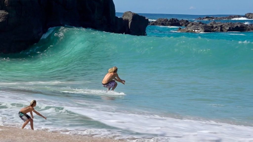 Skimboard, Waimea Bay, Oahu, Havaí.