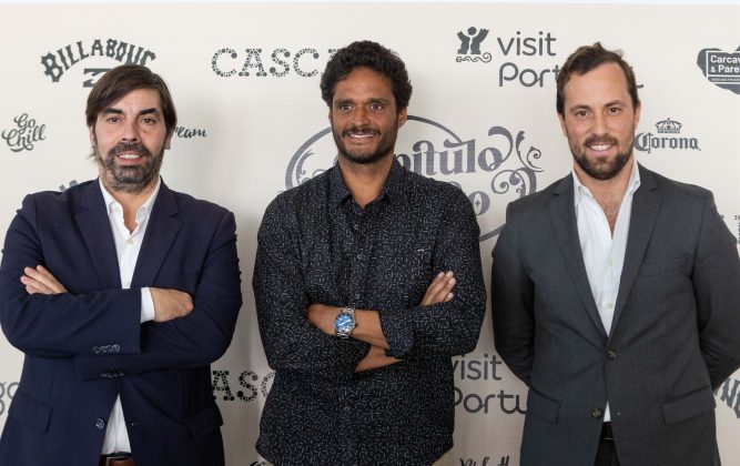 Nuno Alves (Presidente da União de Freguesias Carcavelos Parede, Rui Costa, Francisco Kreye (Vereador do Desporto da Câmara de Cascais), Conferência de Imprensa, Capítulo Perfeito 2024, Portugal. Foto: Divulgação.