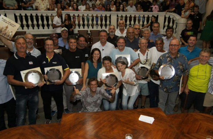 Surfistas homenageados