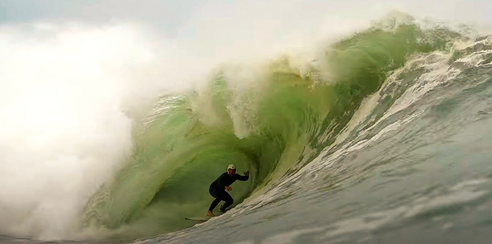 Sebastian Toto de Romana em Cabo Blanco, Peru - mega swell 2023/2024.