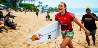 Carissa Moore renova contratos