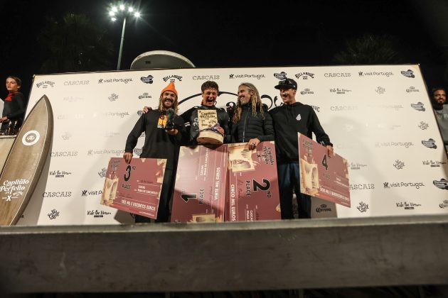 Dylan Graves, Tiago Stock, Rob Machado e Balaram Stack, Carcavelos, Cascais, Portugal. Foto: Pedro Mestre.