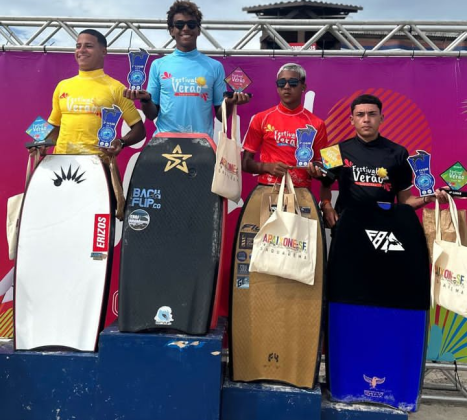 Pódio Sub 18 Masculino, Circuito Bodyboarding Classic 2023, Praia da Vila, Saquarema (RJ). Foto: Divulgação.