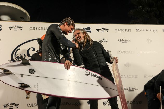 Tiago Stock e Rob Machado, Carcavelos, Cascais, Portugal. Foto: Pedro Mestre.