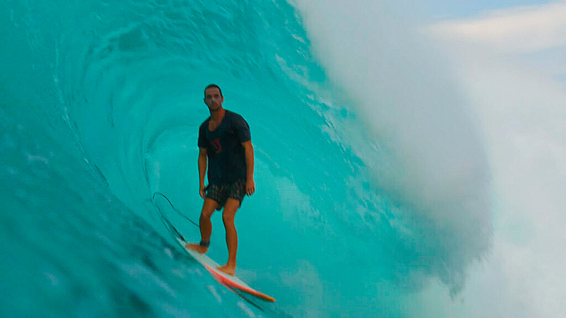 Rafael Willie - surfista peruano - indonésia - Fevereiro 2024.