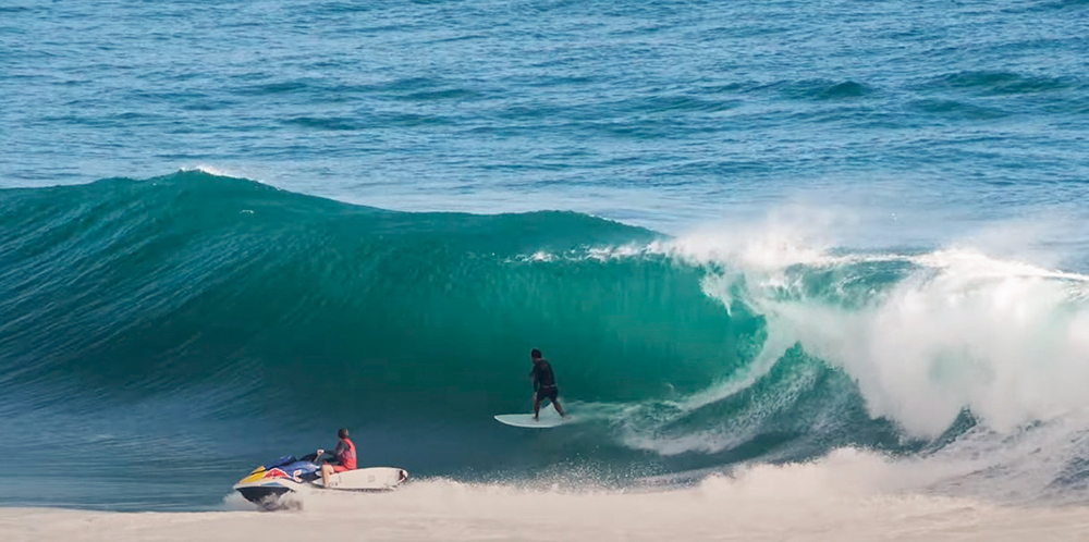 Kirra primeiro swell de 2024 - abril.