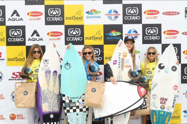 Pódio Sub 12 Feminino, Surf Talentos Oceano, Garopaba (SC). Foto: Márcio David.